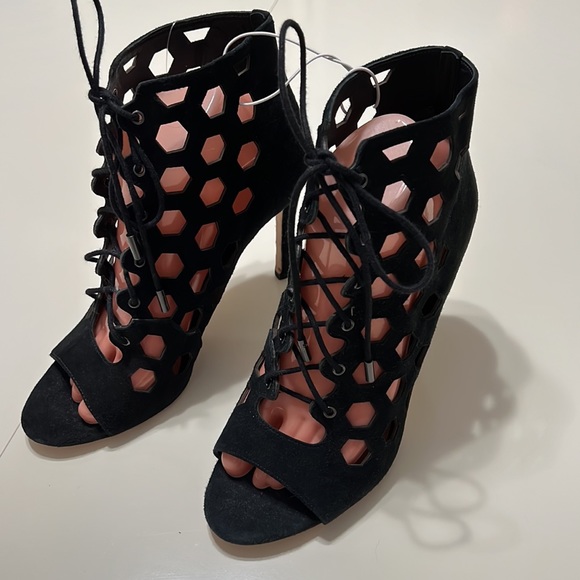 New Via Spiga Cage Black Suede Heels Size 8.5 - Picture 3 of 15